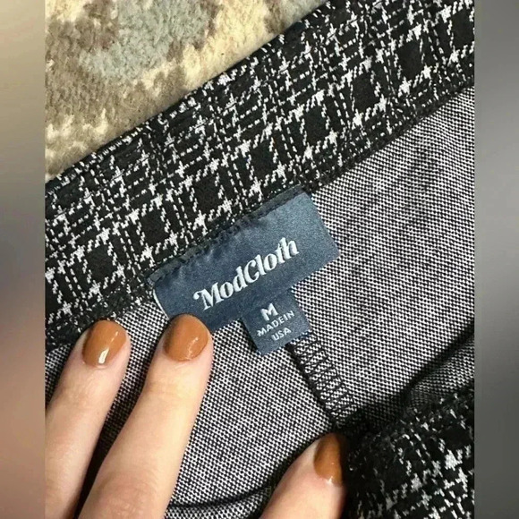 ModCloth Pull on Checkered Soft Kick Flare Pants Medium - Picture 5 of 5